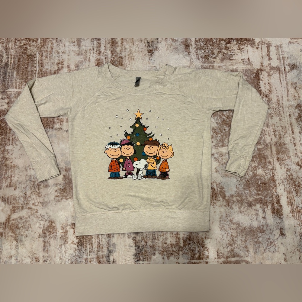 NWOT Women’s Peanuts long sleeve terry cloth sweatshirt XL